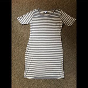 Cute 38” long fitted lovely colors good cond